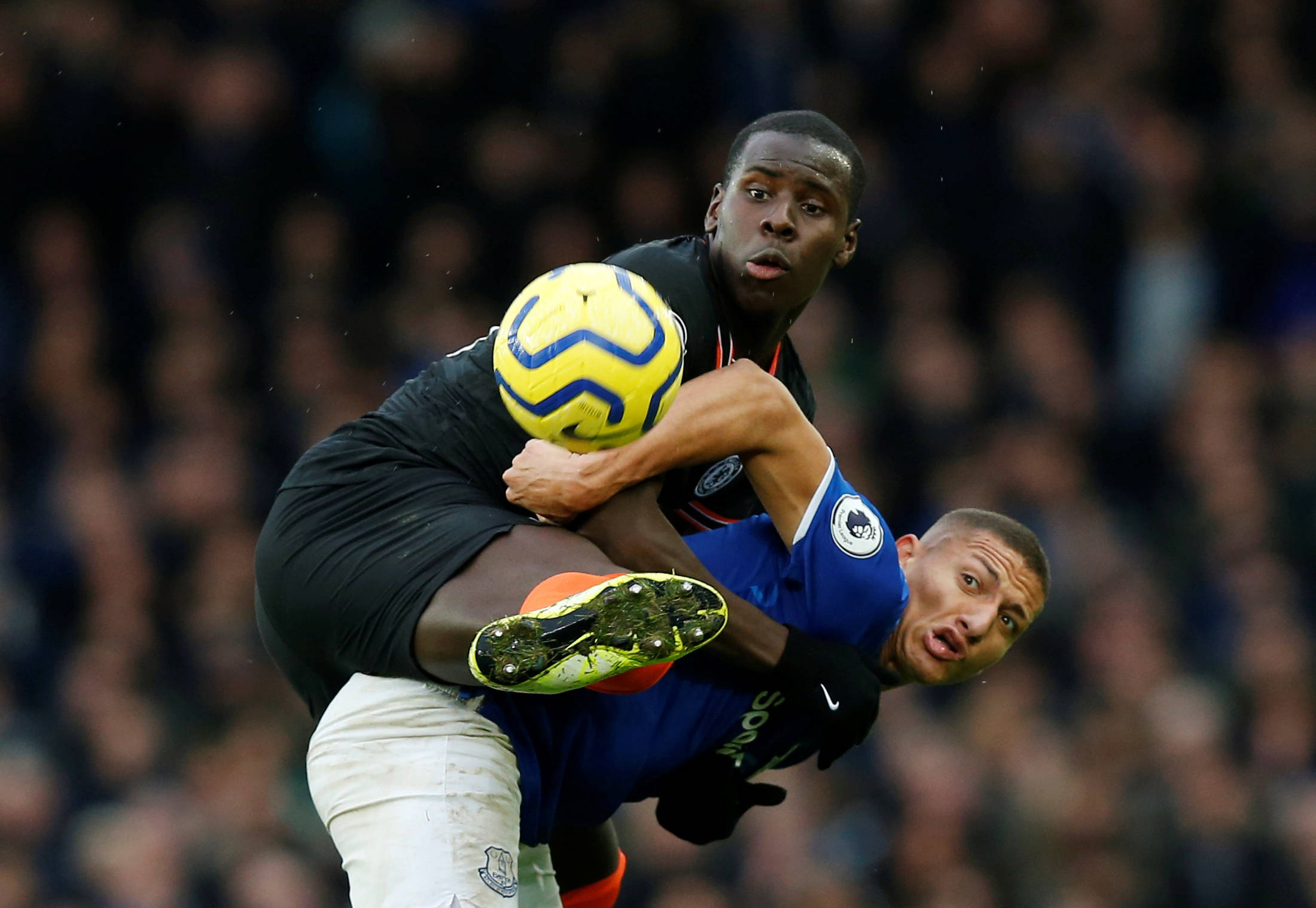 关于埃弗顿取胜,英超升降级悬念增多的信息 关于埃弗顿取胜,英超升降级悬念增多的信息