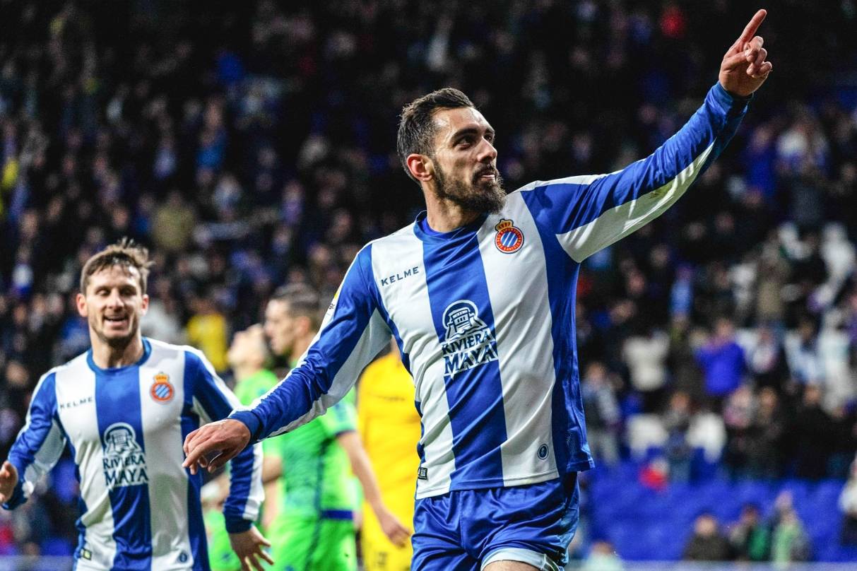 西班牙人主场逆转获胜，结束连败