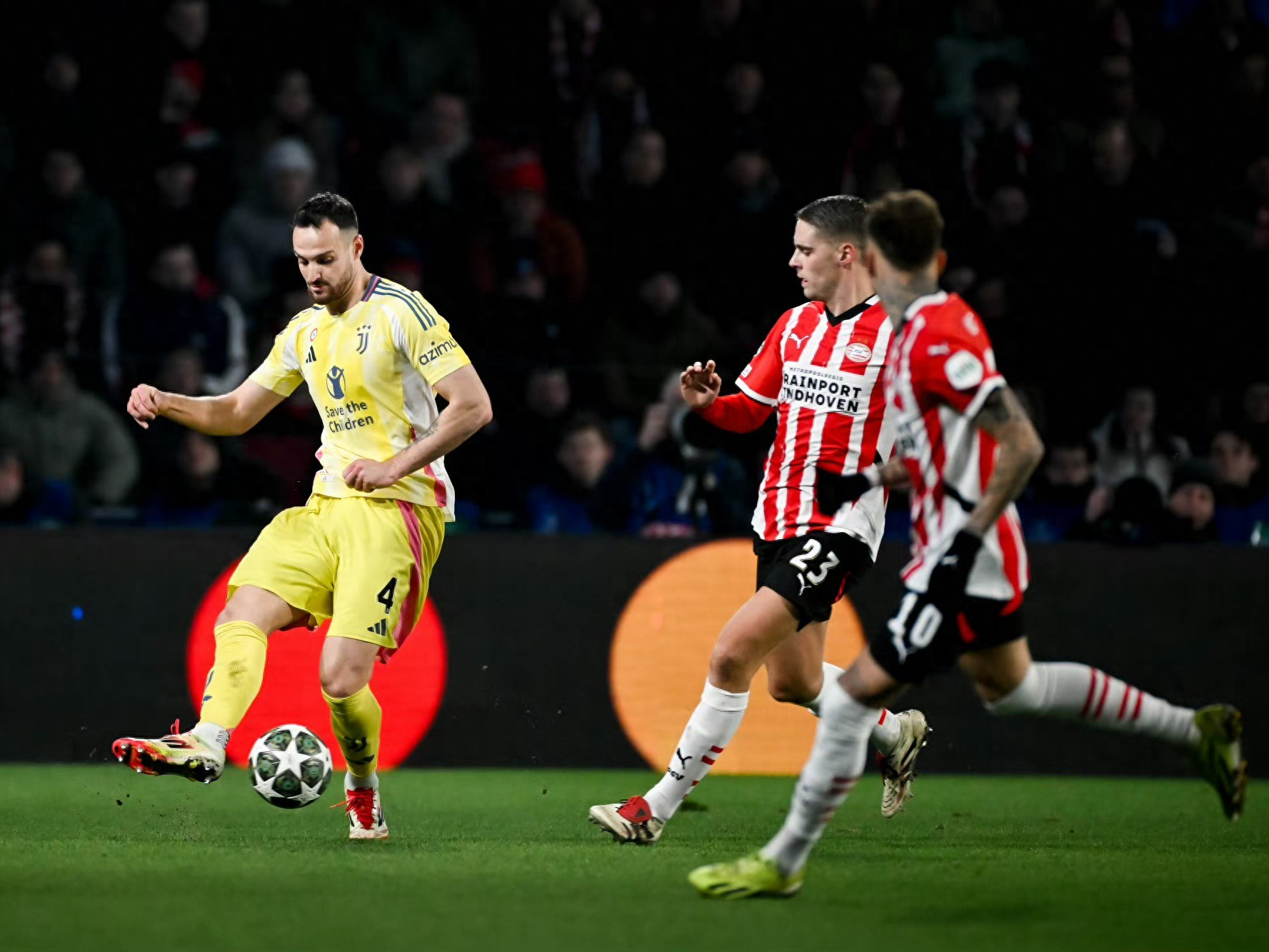 热刺客场不敌桑德兰,遭遇连败 热刺客场不敌桑德兰,遭遇连败